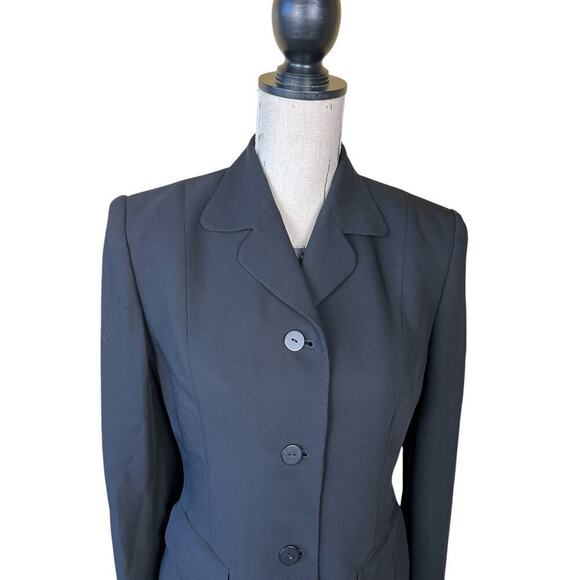 Classic Black Women's Blazer - Picture 4 of 9
